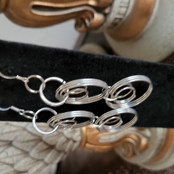 Fashion Earrings, Silver ringlets earrings with fish hooks - Picture 3 of 3